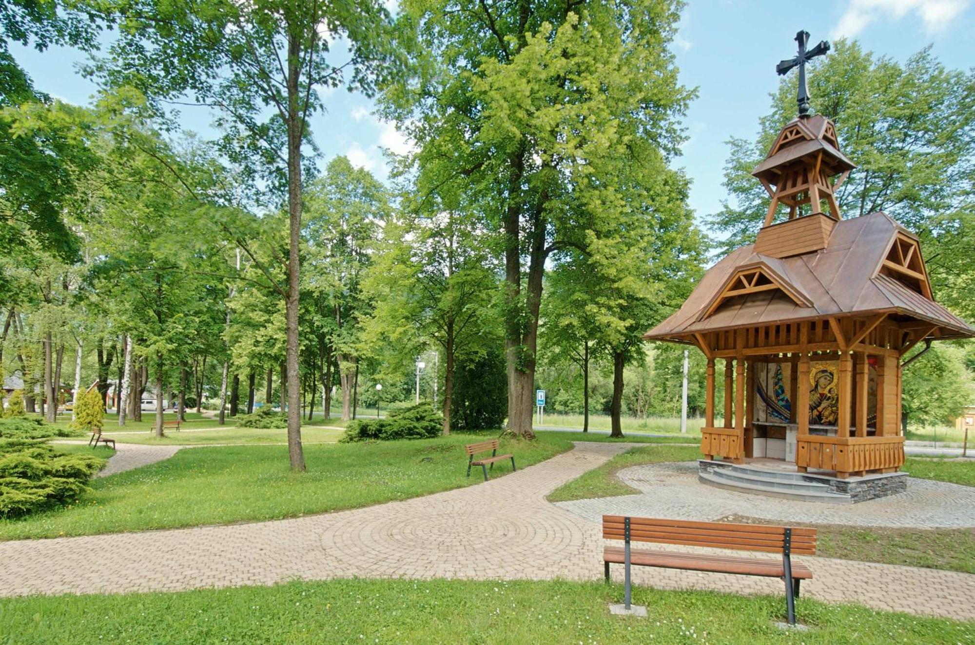 Kupelne Domceky - Kupele Cerveny Klastor Smerdzonka ภายนอก รูปภาพ